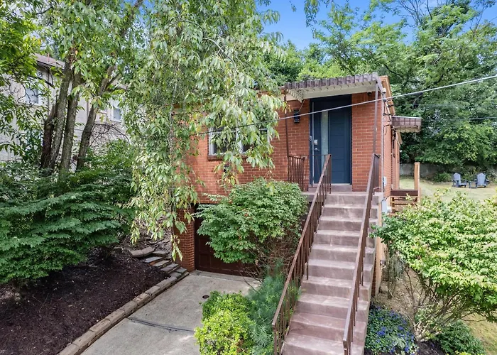 Stylish House Near Frick Park