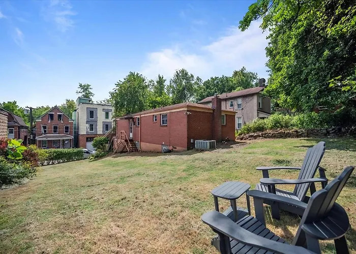 Holiday home Stylish House Near Frick Park Pittsburgh