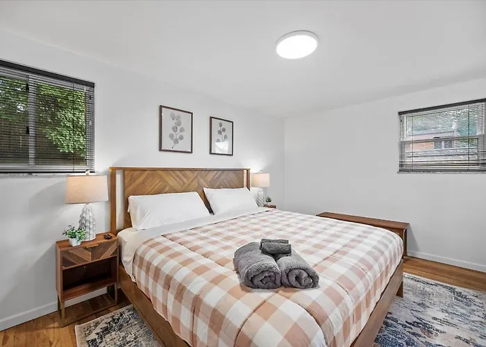 Stylish House Near Frick Park Holiday home