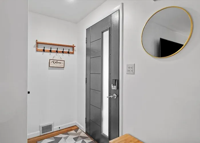 Stylish House Near Frick Park Holiday home Pittsburgh